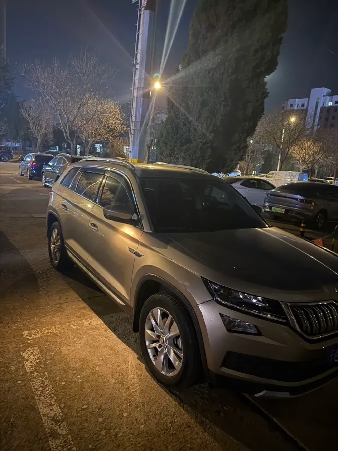 2018 Skoda Kodiak 2.0T 186HP L4 7DCT,autocango,china used car exporter,china ev exporter,chinese used car exporter,chinese used ev exporter