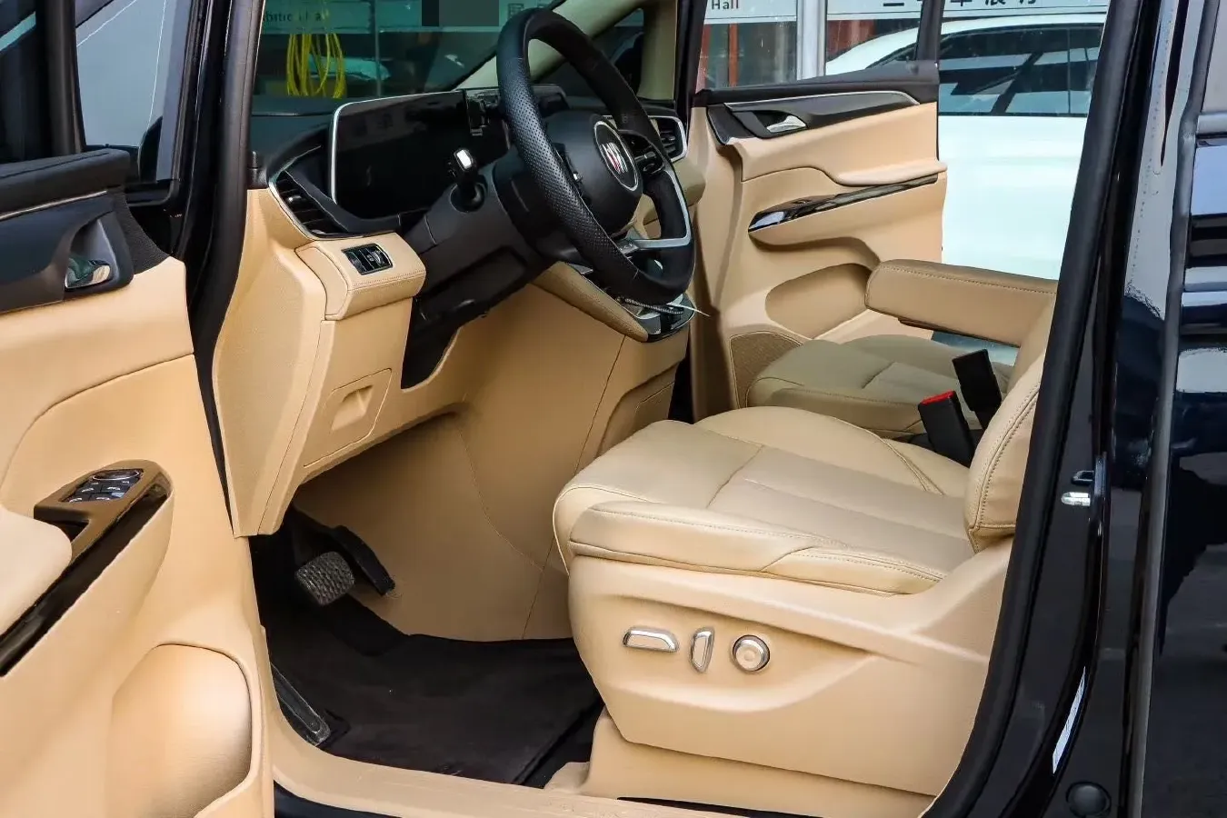 2025 Buick GL8 2.0T 237HP L4 9AT,autocango,china used car exporter,china ev exporter,chinese used car exporter,chinese used ev exporter