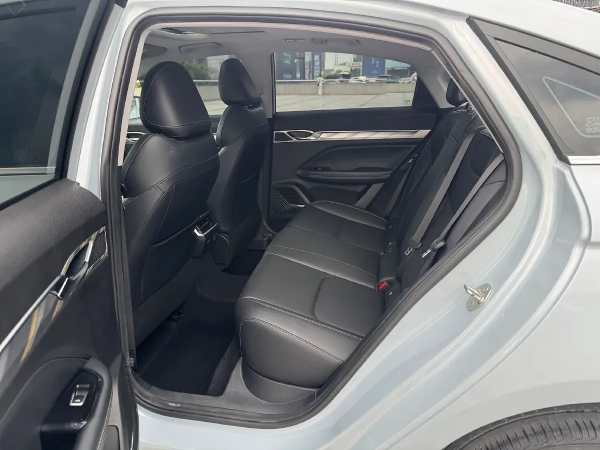 2022 Geely Emgrand L HiP 1.5T 181HP L4 3DHT PHEV 15.5KWH,autocango,china used car exporter,china ev exporter,chinese used car exporter,chinese used ev exporter