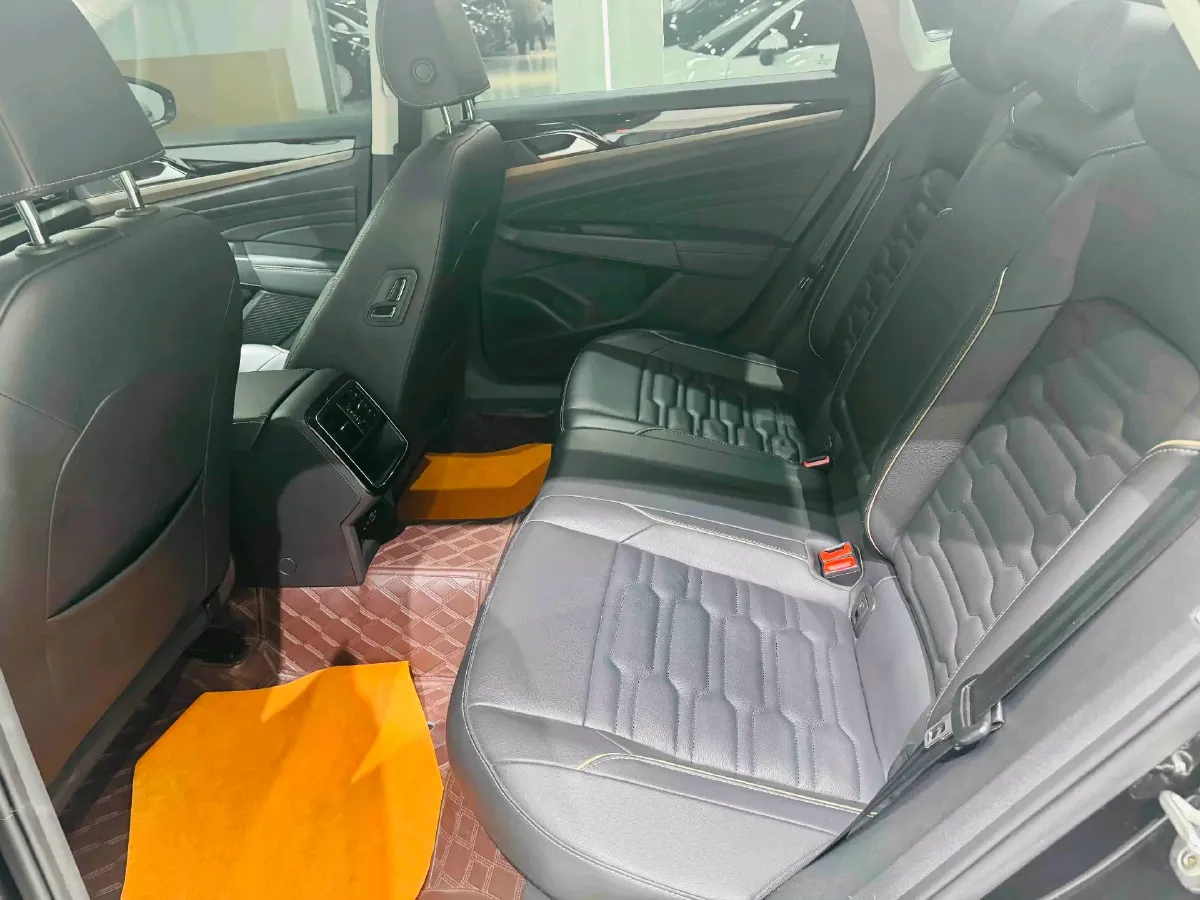 2020 Volkswagen Passat 2.0T 186HP L4 7DCT,autocango,china used car exporter,china ev exporter,chinese used car exporter,chinese used ev exporter