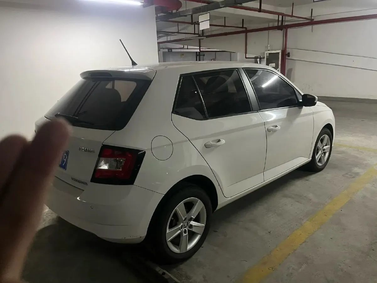 2017 Skoda Fabia 1.4L 90HP L4 6AT,autocango,china used car exporter,china ev exporter,chinese used car exporter,chinese used ev exporter