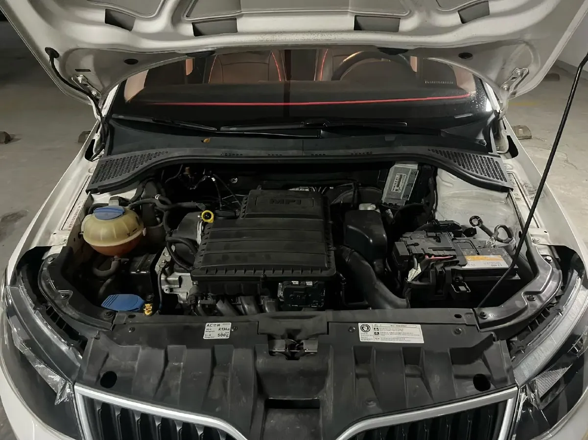 2017 Skoda Fabia 1.4L 90HP L4 6AT,autocango,china used car exporter,china ev exporter,chinese used car exporter,chinese used ev exporter