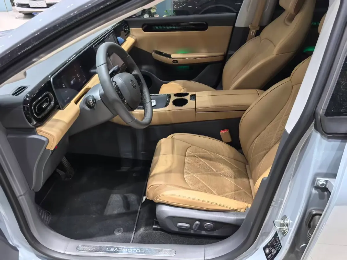 2024 Leapmotor C01 BEV 62.8KWH,autocango,china used car exporter,china ev exporter,chinese used car exporter,chinese used ev exporter