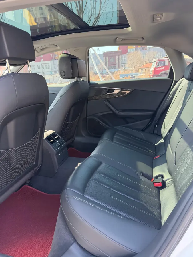 2020 Audi A4L 2.0T 190HP L4 7DCT,autocango,china used car exporter,china ev exporter,chinese used car exporter,chinese used ev exporter