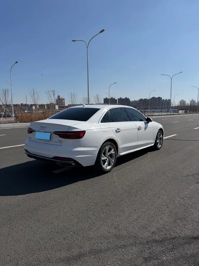 2020 Audi A4L 2.0T 190HP L4 7DCT,autocango,china used car exporter,china ev exporter,chinese used car exporter,chinese used ev exporter