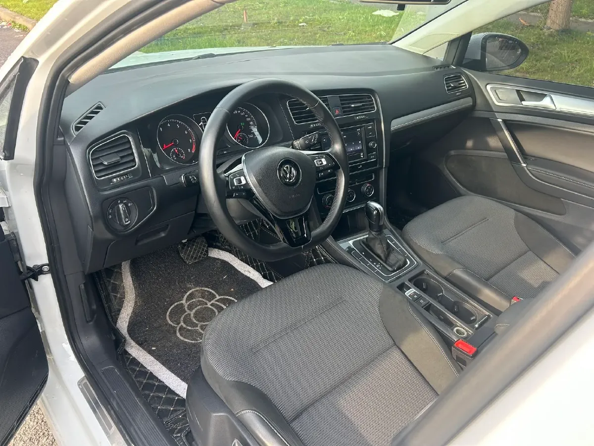 2018 Volkswagen Golf 1.6L 110HP L4 6AT,autocango,china used car exporter,china ev exporter,chinese used car exporter,chinese used ev exporter