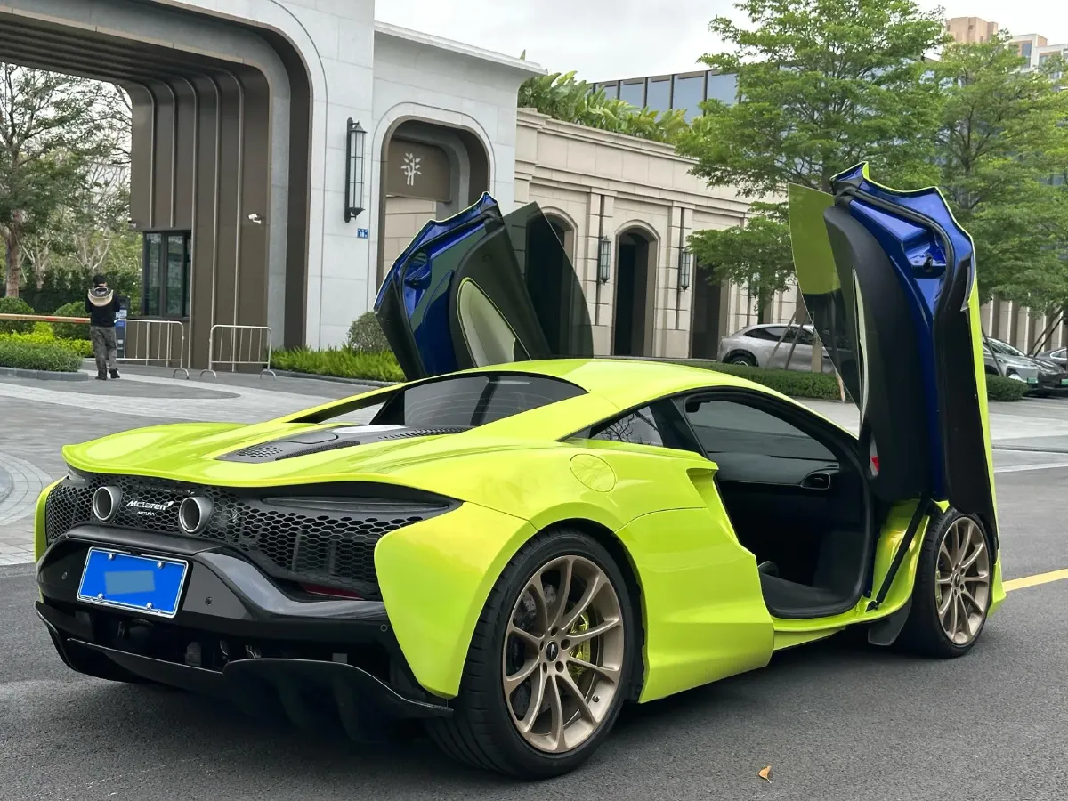 2023 McLaren Artura 3.0T 585HP V6 8DCT PHEV 7.4KWH,autocango,china used car exporter,china ev exporter,chinese used car exporter,chinese used ev exporter