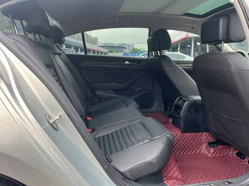 2019 Volkswagen Magotan 2.0T 186HP L4 7DCT,autocango,china used car exporter,china ev exporter,chinese used car exporter,chinese used ev exporter