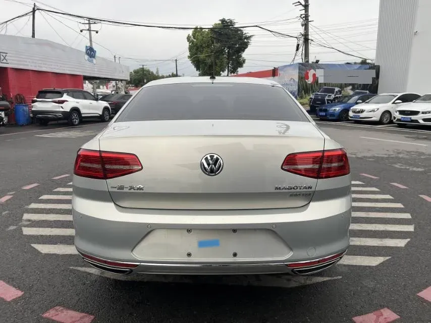 2019 Volkswagen Magotan 2.0T 186HP L4 7DCT,autocango,china used car exporter,china ev exporter,chinese used car exporter,chinese used ev exporter