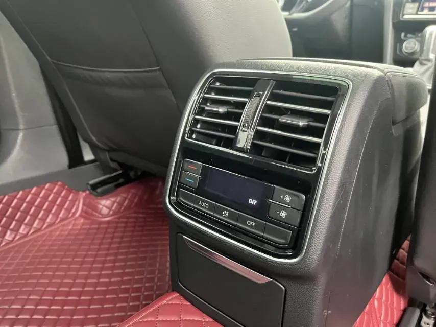 2019 Volkswagen Magotan 2.0T 186HP L4 7DCT,autocango,china used car exporter,china ev exporter,chinese used car exporter,chinese used ev exporter