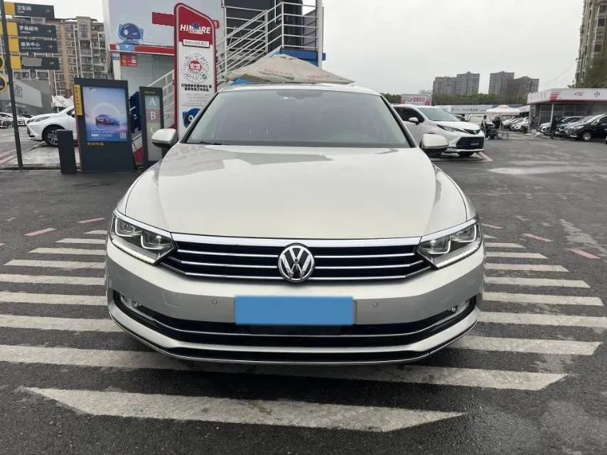 2019 Volkswagen Magotan 2.0T 186HP L4 7DCT,autocango,china used car exporter,china ev exporter,chinese used car exporter,chinese used ev exporter