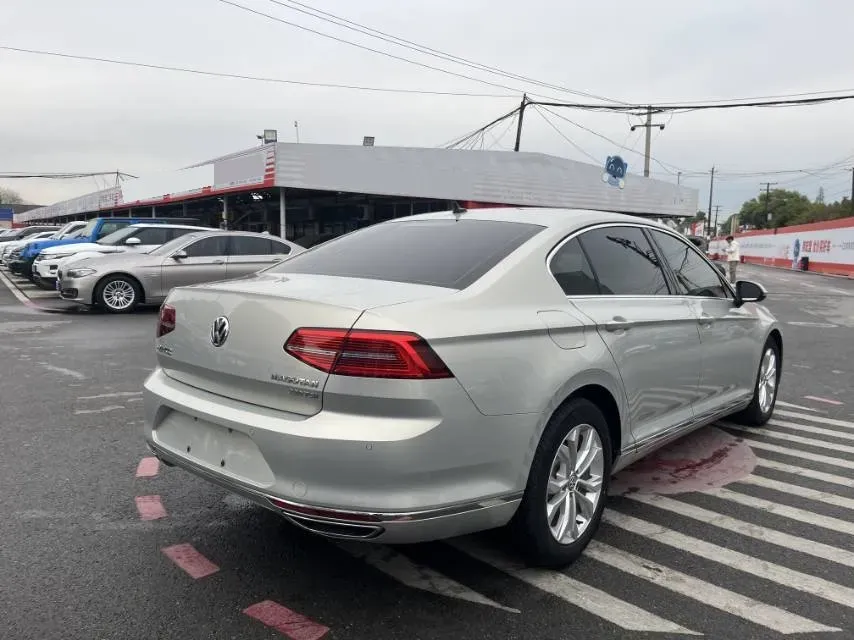 2019 Volkswagen Magotan 2.0T 186HP L4 7DCT,autocango,china used car exporter,china ev exporter,chinese used car exporter,chinese used ev exporter