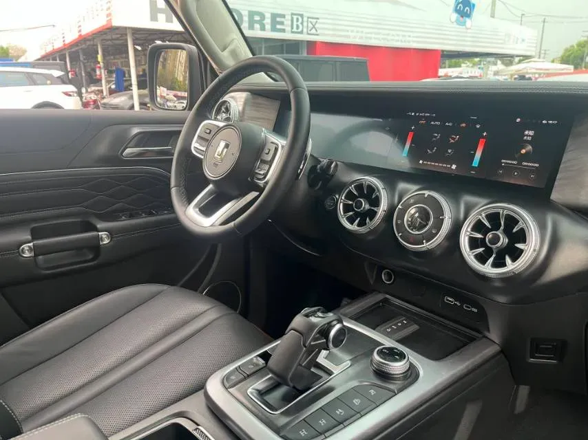 2021 Tank 300 2.0T 227HP L4 8AT,autocango,china used car exporter,china ev exporter,chinese used car exporter,chinese used ev exporter