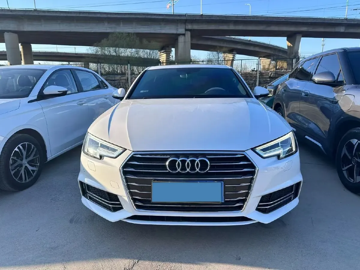 2019 Audi A4L 2.0T 190HP L4 7DCT,autocango,china used car exporter,china ev exporter,chinese used car exporter,chinese used ev exporter