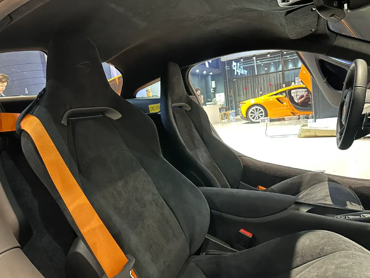 2023 McLaren Artura 3.0T 585HP V6 8DCT PHEV 7.4KWH,autocango,china used car exporter,china ev exporter,chinese used car exporter,chinese used ev exporter