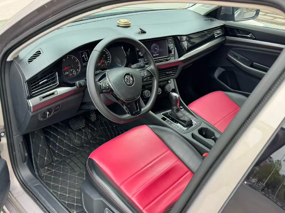 2019 Bestune T77 1.2T 143HP L4 7DCT,autocango,china used car exporter,china ev exporter,chinese used car exporter,chinese used ev exporter