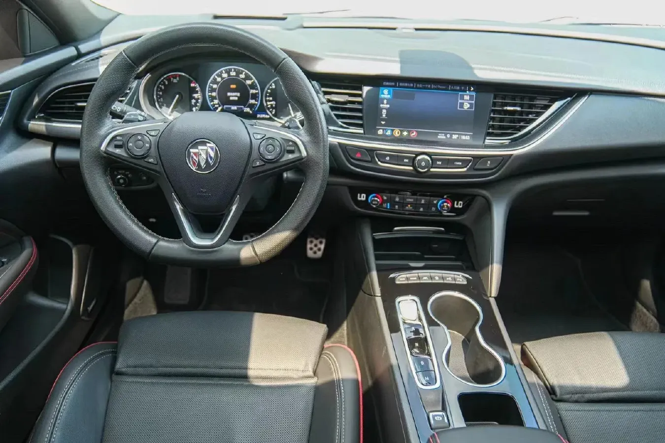 2021 Buick Regal 2.0T 237HP L4 9AT,autocango,china used car exporter,china ev exporter,chinese used car exporter,chinese used ev exporter