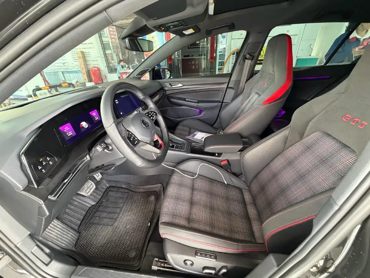 2023 Volkswagen GolfGTI 2.0T 220HP L4 7DCT,autocango,china used car exporter,china ev exporter,chinese used car exporter,chinese used ev exporter