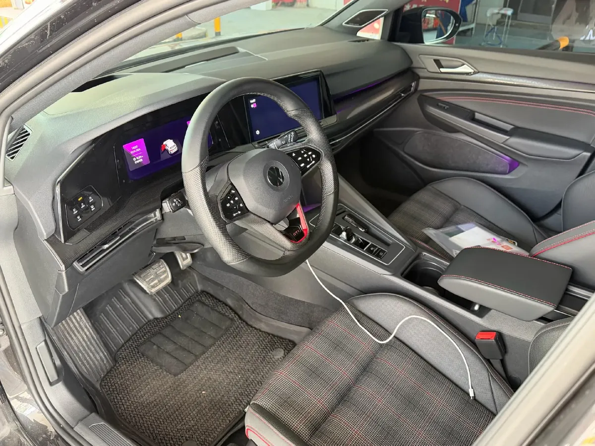 2023 Volkswagen GolfGTI 2.0T 220HP L4 7DCT,autocango,china used car exporter,china ev exporter,chinese used car exporter,chinese used ev exporter