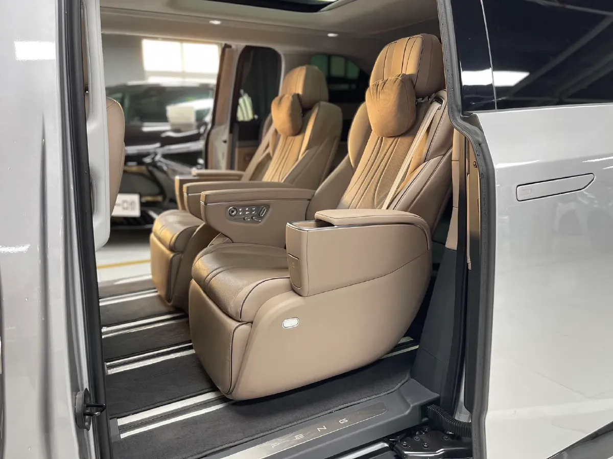 2025 Xpeng X9 BEV,autocango,china used car exporter,china ev exporter,chinese used car exporter,chinese used ev exporter