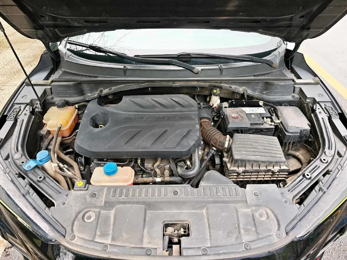 2020 ChangAn UNI-T 1.5T 180HP L4 7DCT,autocango,china used car exporter,china ev exporter,chinese used car exporter,chinese used ev exporter