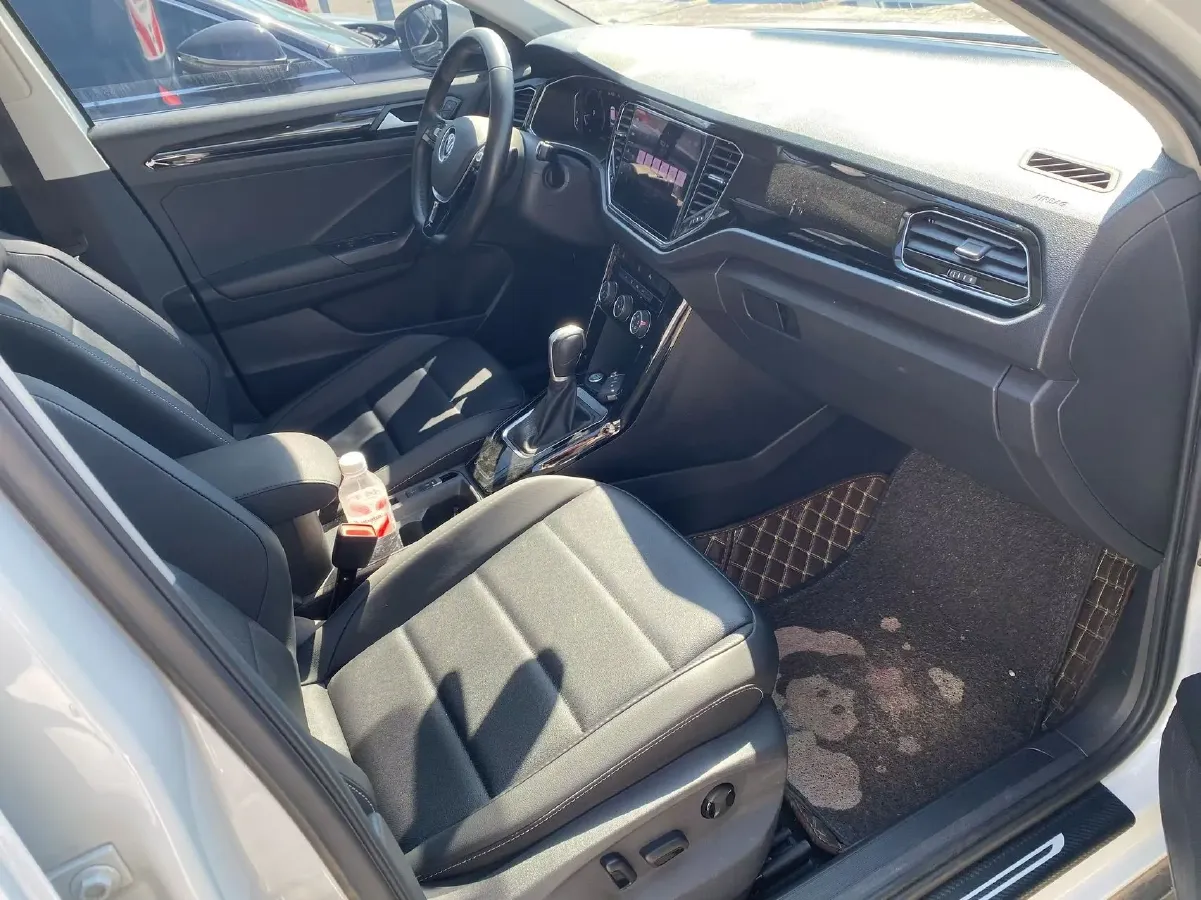 2022 Volkswagen T-Roc 1.4T 150HP L4 7DCT,autocango,china used car exporter,china ev exporter,chinese used car exporter,chinese used ev exporter