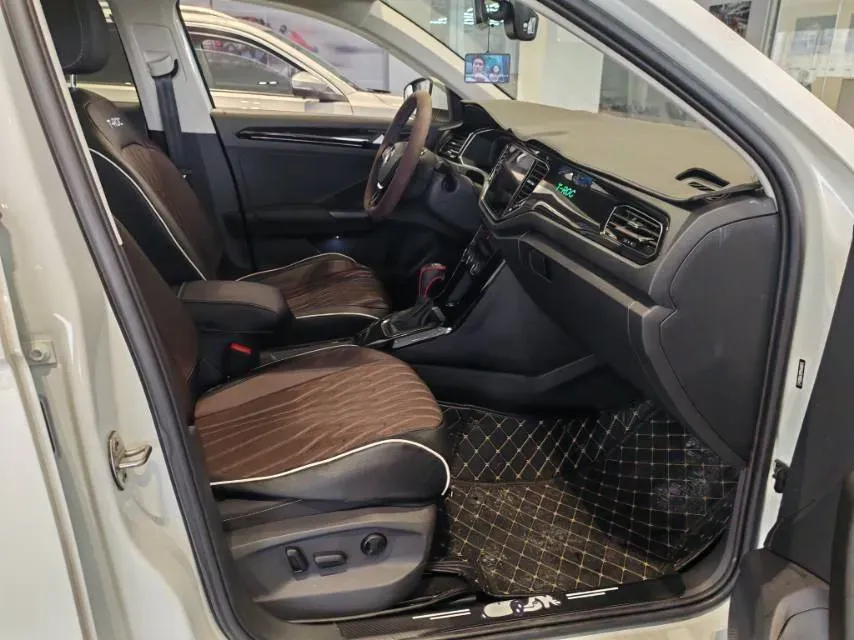 2022 Volkswagen T-Roc 1.4T 150HP L4 7DCT,autocango,china used car exporter,china ev exporter,chinese used car exporter,chinese used ev exporter