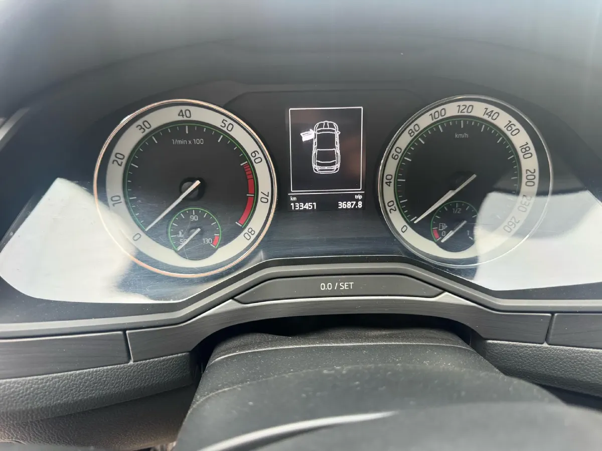 2018 Skoda Superb 1.8T 180HP L4 7DCT,autocango,china used car exporter,china ev exporter,chinese used car exporter,chinese used ev exporter