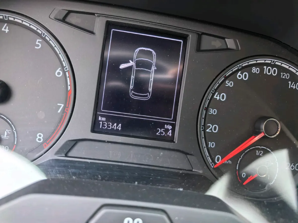 2022 Volkswagen T-Roc 1.4T 150HP L4 7DCT,autocango,china used car exporter,china ev exporter,chinese used car exporter,chinese used ev exporter