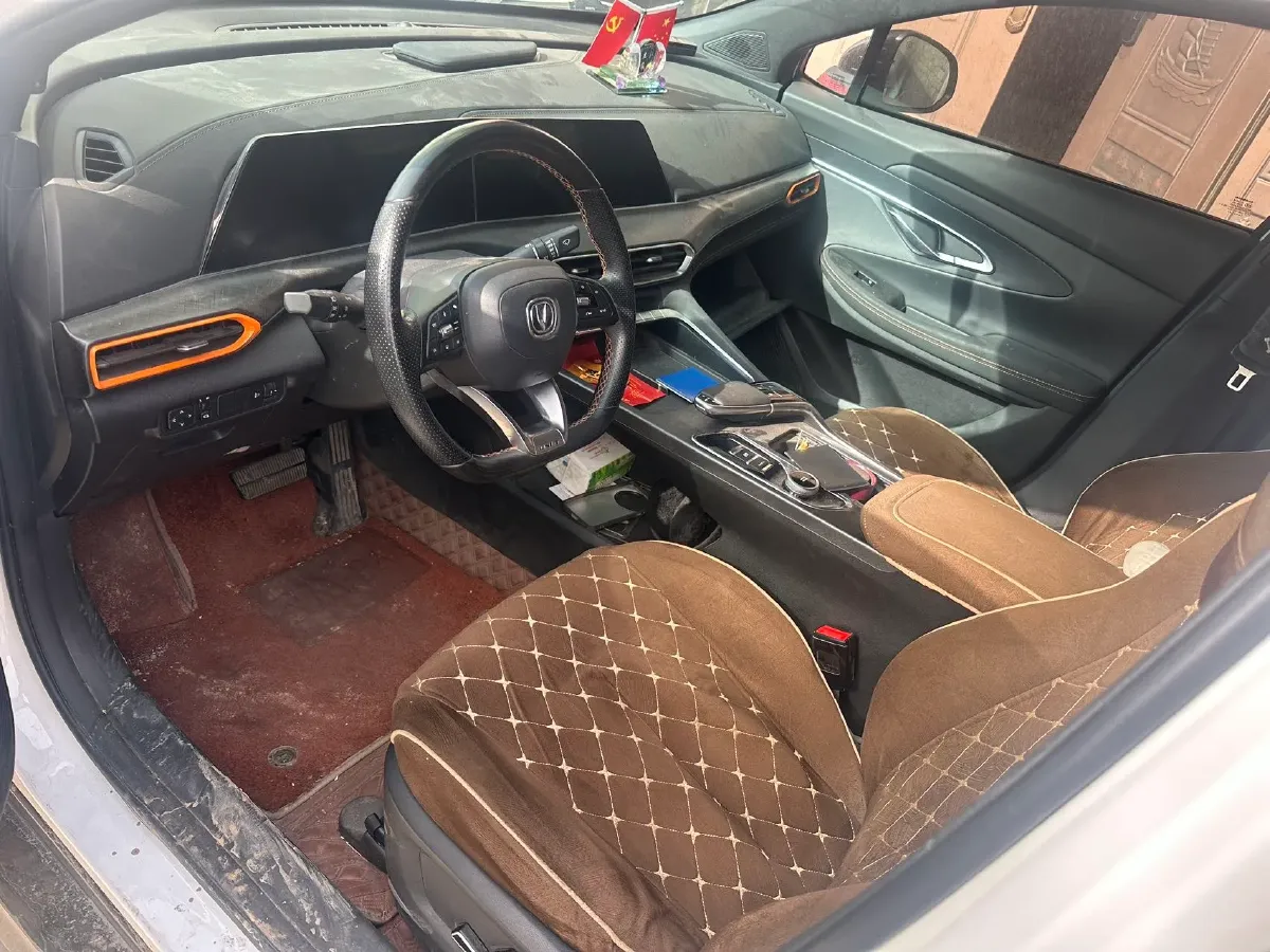 2022 ChangAn UNI-T 1.5T 188HP L4 7DCT,autocango,china used car exporter,china ev exporter,chinese used car exporter,chinese used ev exporter