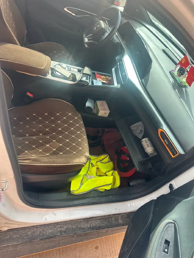 2022 ChangAn UNI-T 1.5T 188HP L4 7DCT,autocango,china used car exporter,china ev exporter,chinese used car exporter,chinese used ev exporter