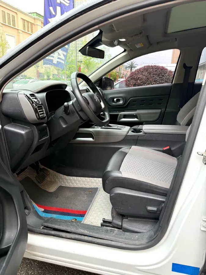 2017 Citroen C5 Aircross 1.6T 167HP L4 6AT,autocango,china used car exporter,china ev exporter,chinese used car exporter,chinese used ev exporter