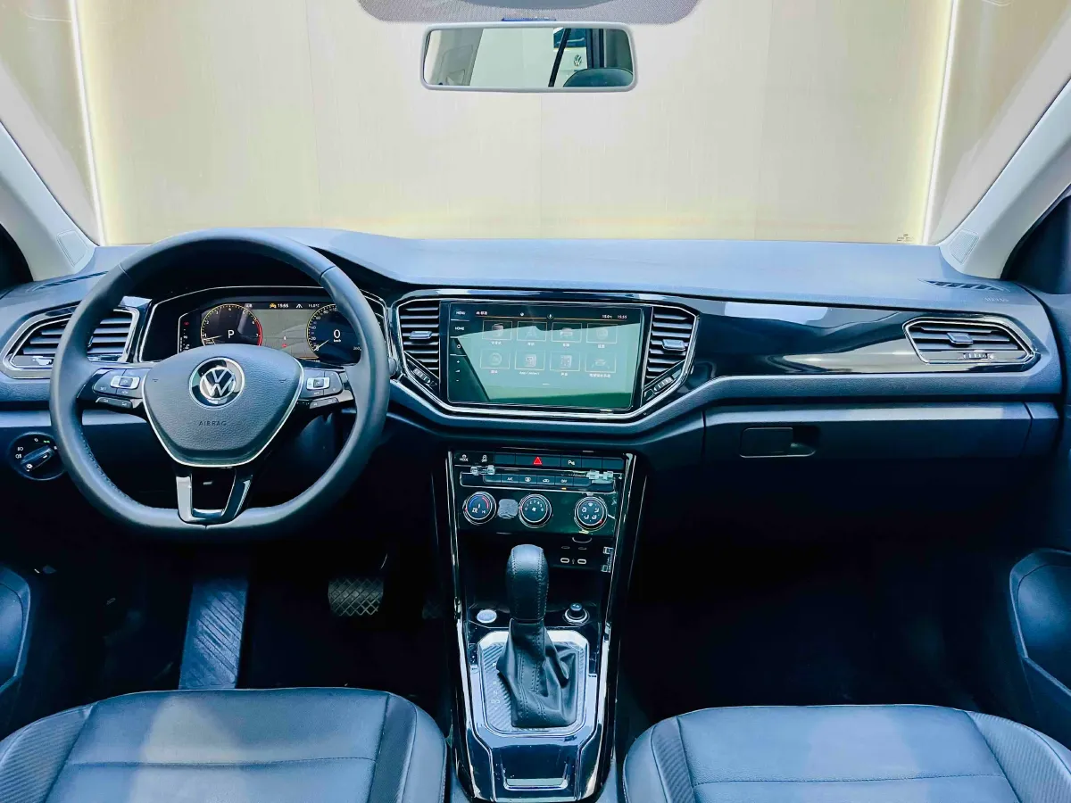 2022 Volkswagen T-Roc 1.4T 150HP L4 7DCT,autocango,china used car exporter,china ev exporter,chinese used car exporter,chinese used ev exporter