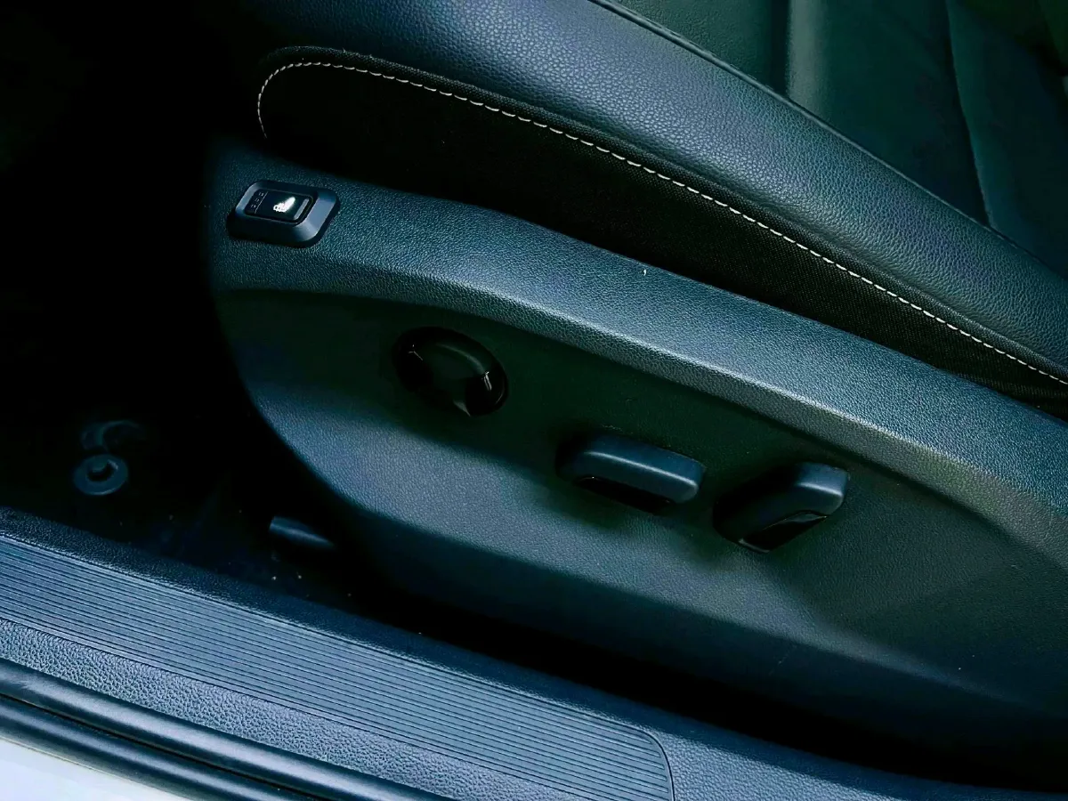 2022 Volkswagen T-Roc 1.4T 150HP L4 7DCT,autocango,china used car exporter,china ev exporter,chinese used car exporter,chinese used ev exporter