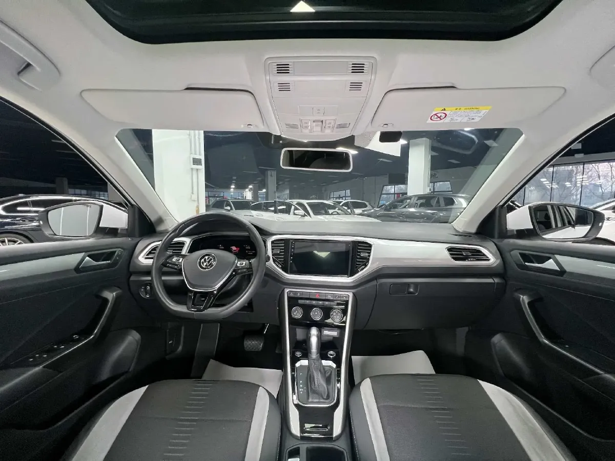 2022 Volkswagen T-Roc 1.4T 150HP L4 7DCT,autocango,china used car exporter,china ev exporter,chinese used car exporter,chinese used ev exporter
