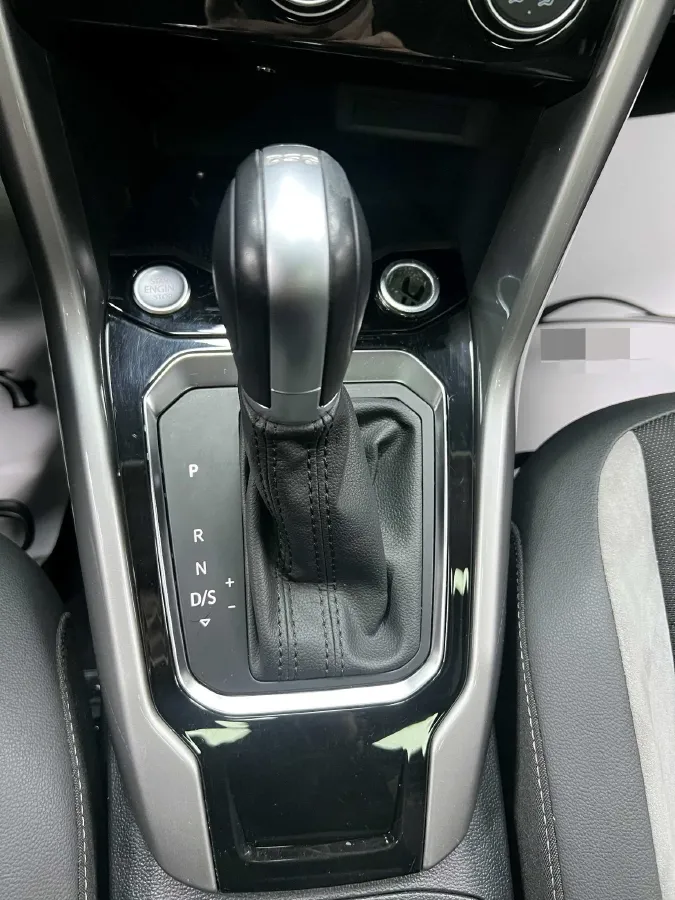 2022 Volkswagen T-Roc 1.4T 150HP L4 7DCT,autocango,china used car exporter,china ev exporter,chinese used car exporter,chinese used ev exporter