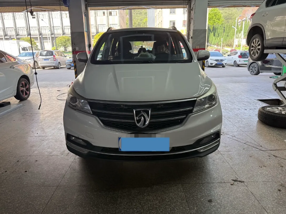 2019 BaoJun 730 1.5T 150HP L4 6MT,autocango,china used car exporter,china ev exporter,chinese used car exporter,chinese used ev exporter