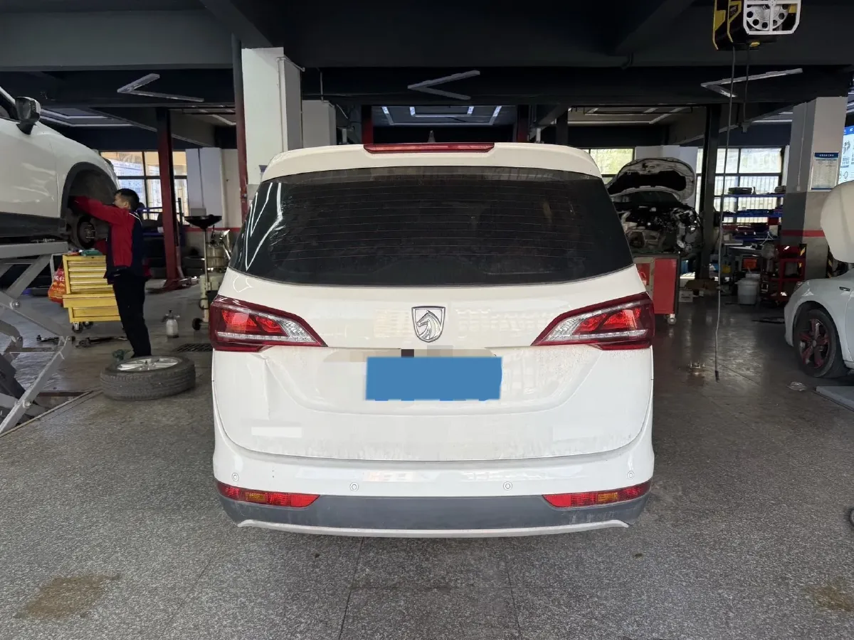2019 BaoJun 730 1.5T 150HP L4 6MT,autocango,china used car exporter,china ev exporter,chinese used car exporter,chinese used ev exporter