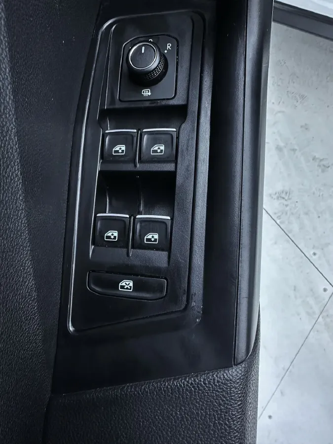 2022 Volkswagen T-Roc 1.4T 150HP L4 7DCT,autocango,china used car exporter,china ev exporter,chinese used car exporter,chinese used ev exporter