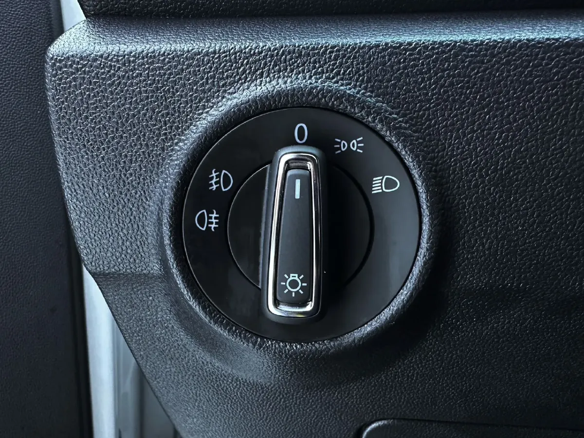 2022 Volkswagen T-Roc 1.4T 150HP L4 7DCT,autocango,china used car exporter,china ev exporter,chinese used car exporter,chinese used ev exporter