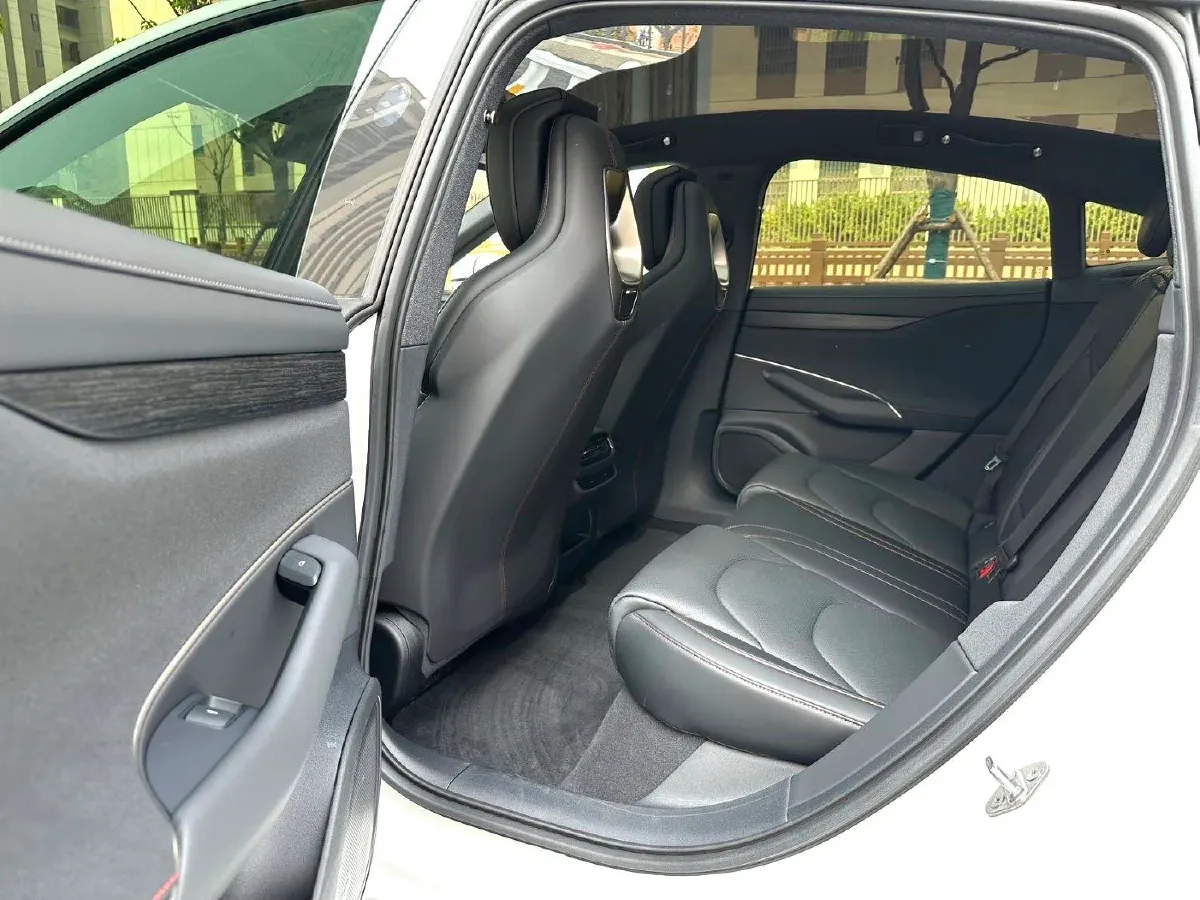 2024 MI SU7 BEV 94.3KWH,autocango,china used car exporter,china ev exporter,chinese used car exporter,chinese used ev exporter