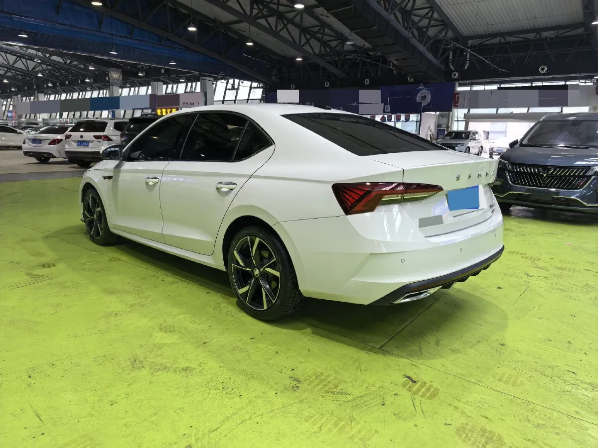 2021 Skoda Octavia 1.4T 150HP L4 7DCT,autocango,china used car exporter,china ev exporter,chinese used car exporter,chinese used ev exporter