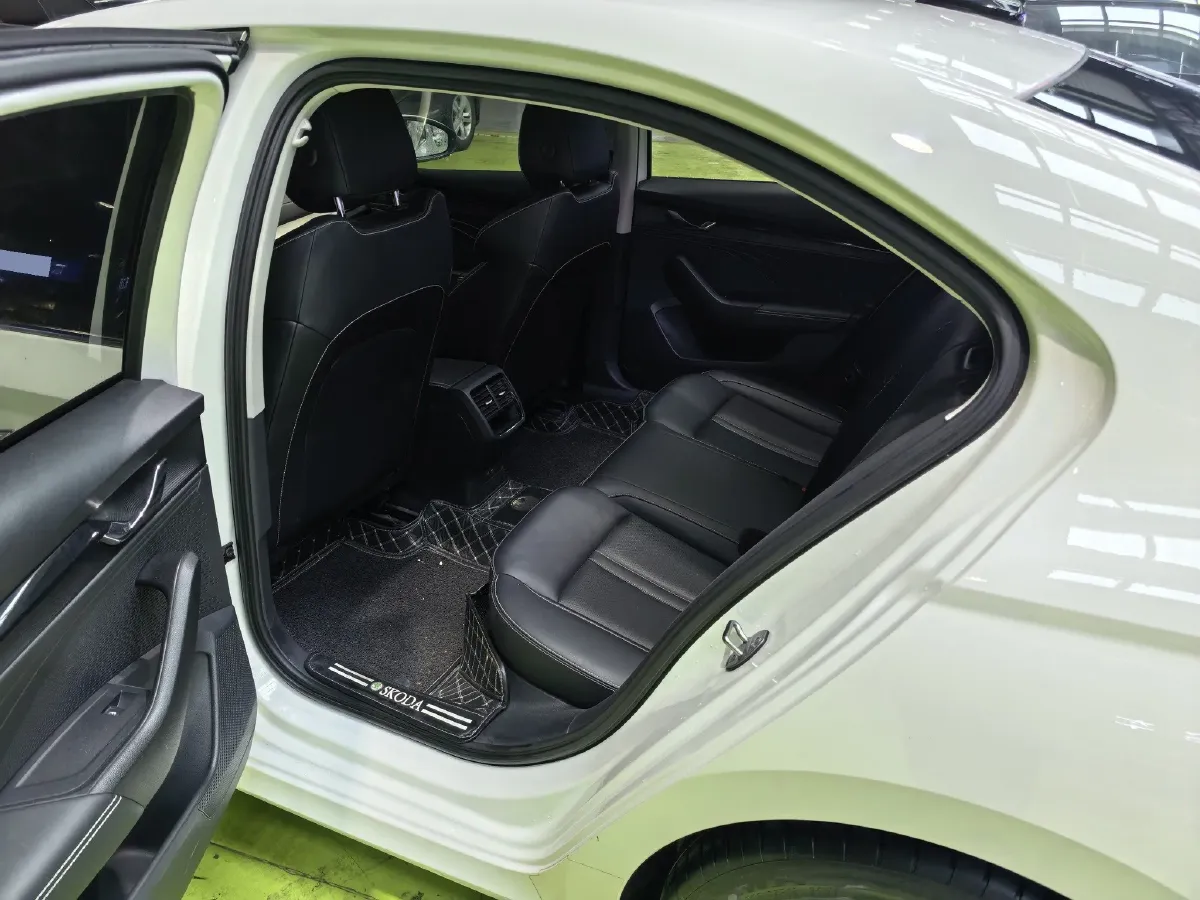 2021 Skoda Octavia 1.4T 150HP L4 7DCT,autocango,china used car exporter,china ev exporter,chinese used car exporter,chinese used ev exporter