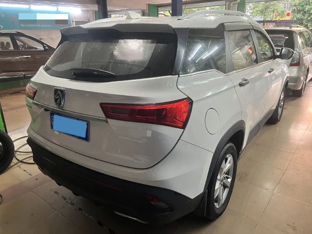 2018 BaoJun 530 1.5T 150HP L4 6MT,autocango,china used car exporter,china ev exporter,chinese used car exporter,chinese used ev exporter