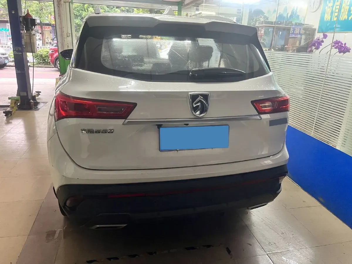 2018 BaoJun 530 1.5T 150HP L4 6MT,autocango,china used car exporter,china ev exporter,chinese used car exporter,chinese used ev exporter