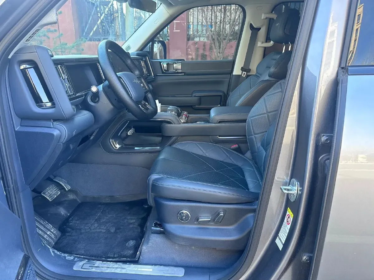 2023 FangChengBao Bao 5 1.5T 194HP L4 E-CVT PHEV 31.8KWH,autocango,china used car exporter,china ev exporter,chinese used car exporter,chinese used ev exporter