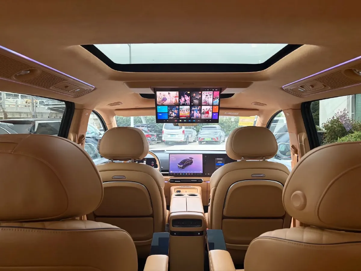 2024 Voyah Dream 1.5T 150HP L4 PHEV 43KWH,autocango,china used car exporter,china ev exporter,chinese used car exporter,chinese used ev exporter