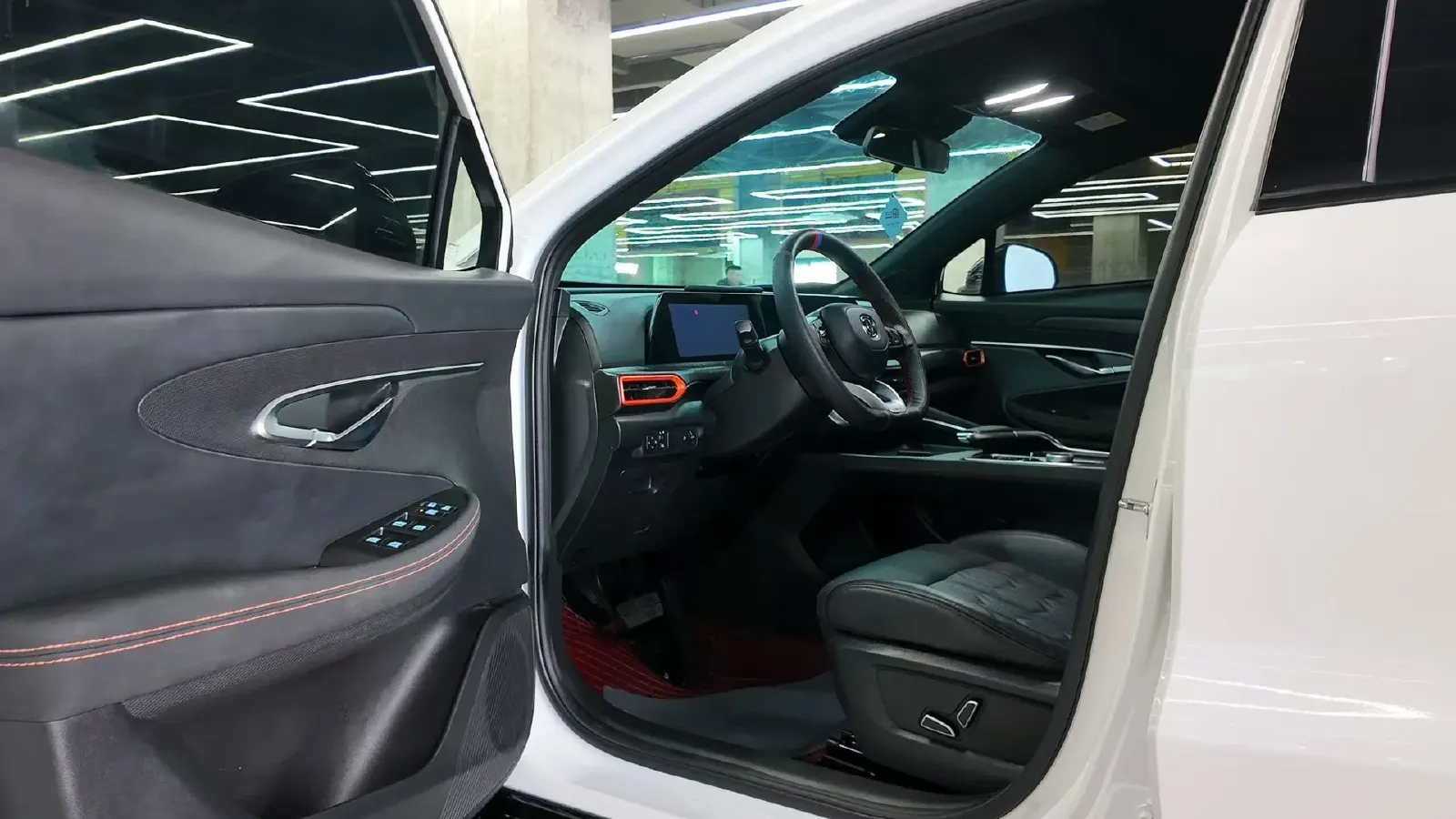 2022 ChangAn UNI-T 1.5T 188HP L4 7DCT,autocango,china used car exporter,china ev exporter,chinese used car exporter,chinese used ev exporter