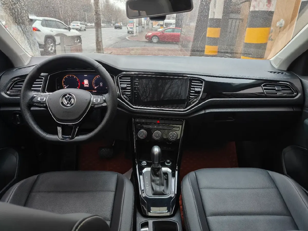 2020 Volkswagen T-Roc 1.4T 150HP L4 7DCT,autocango,china used car exporter,china ev exporter,chinese used car exporter,chinese used ev exporter
