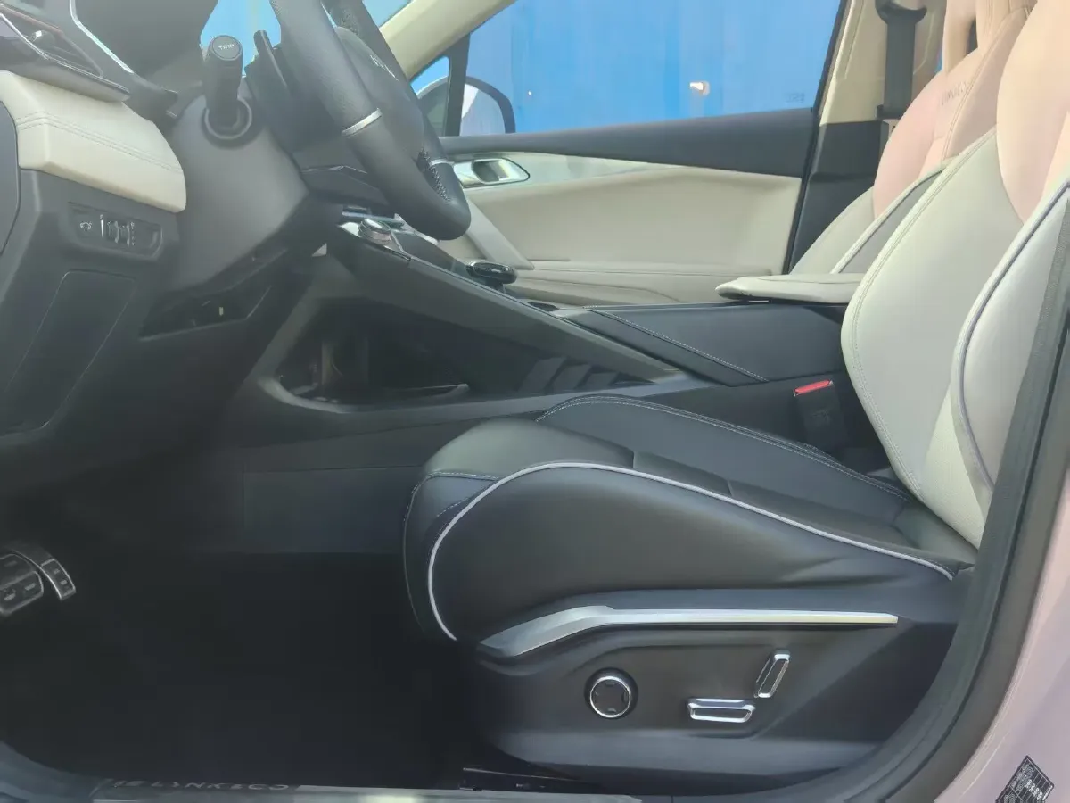 2022 LYNK&CO 02 1.5T 180HP L3 7DCT,autocango,china used car exporter,china ev exporter,chinese used car exporter,chinese used ev exporter